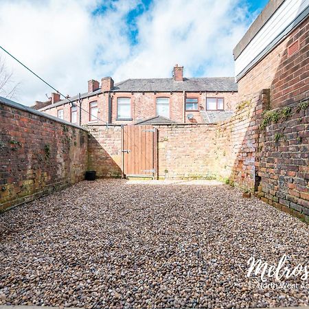 Manchester Work Stays 2Br Home With Parking & Wifi Exterior photo